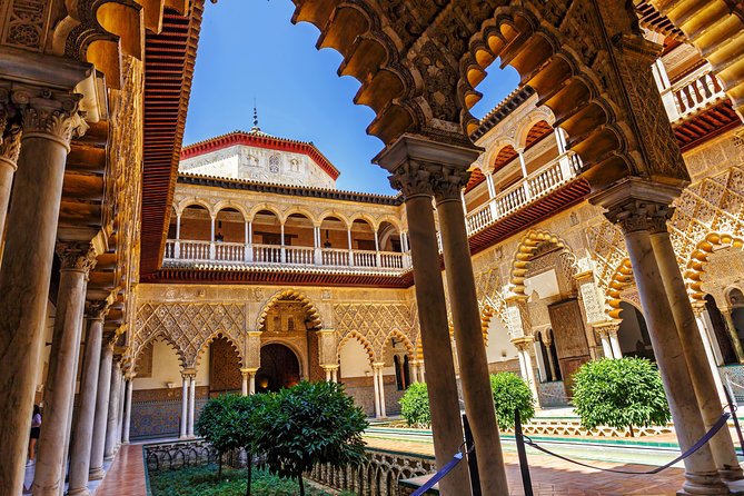 Alcazar, Cathedral and Giralda Guided Tour with Priority Tickets - Practical advice for a smoother visit