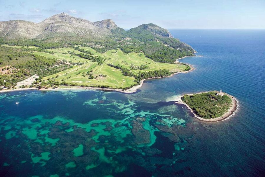 Alcudia: Boat Trip to Coll Baix - Food, drinks, and the onboard setup