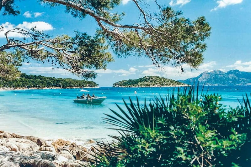 Alcudia: Formentor Beach, Lighthouse Cruise, and Small Group - Why the small boat changes the day