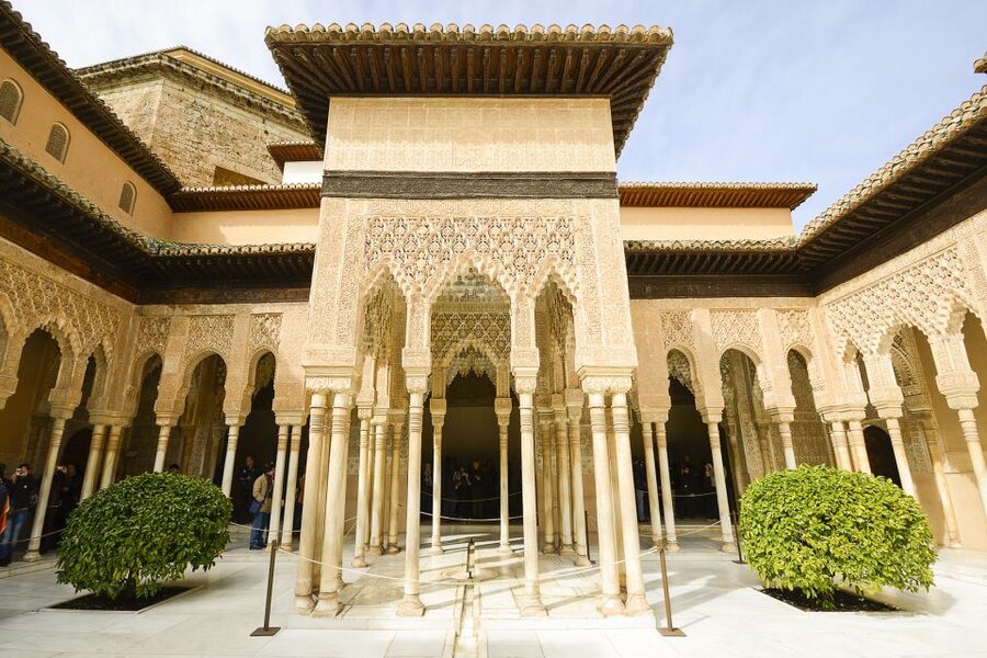 Alhambra: Guided Tour with Fast-Track Entry - The Nasrid Palaces: the artistic heart of the visit