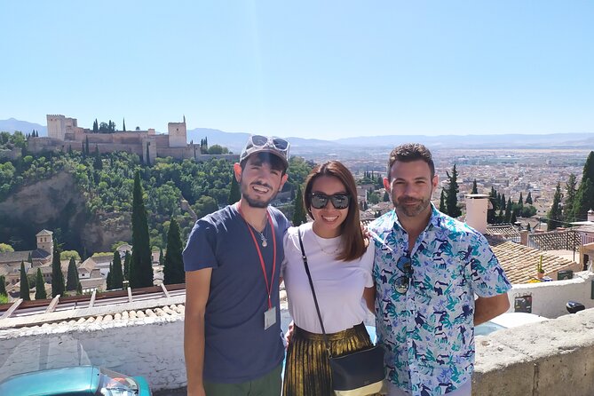 Alhambra with Nazaries Palaces Private Tour - Generalife gardens and the Sultan’s retreat