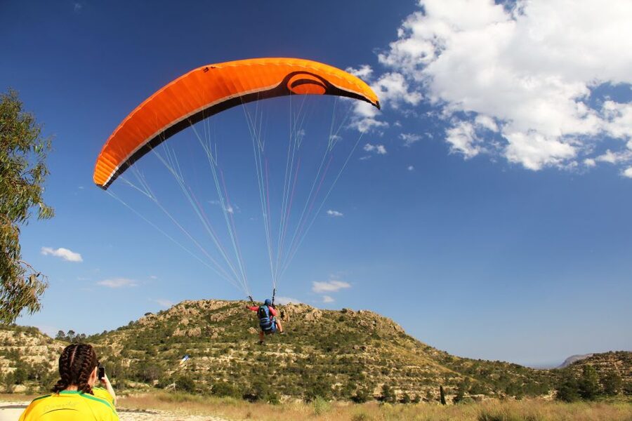 Alicante and Santa Pola: Tandem Paragliding Flight - Juan, Maria, and the Human Side of the Flight
