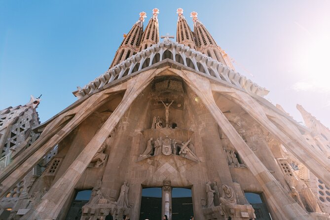 Barcelona Architecture Walking Tour With Casa Batlló Upgrade - Starting at Sant Pau’s modernist hospital