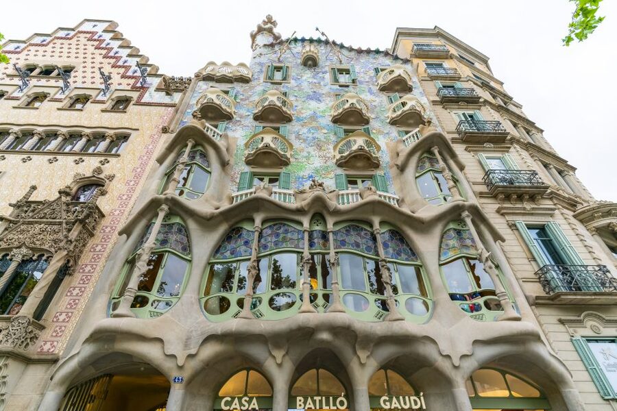 Barcelona: Casa Batlló Be The First Entry Ticket - Getting started with the audio guide and tablet