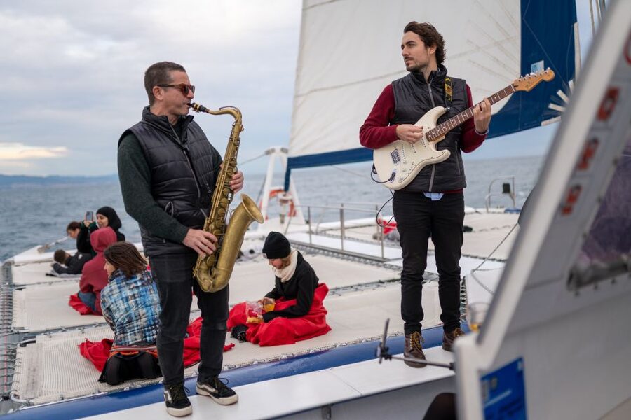 Barcelona: Catamaran Cruise with optional Live Jazz Music - What the 90-Minute Route Feels Like