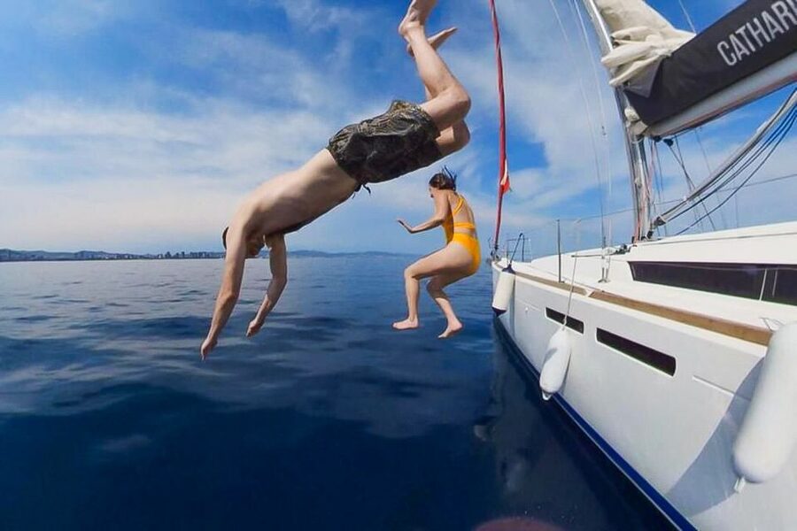 Barcelona: Coastline Boat Trip with Snacks and Cava - Key points to know before you sail