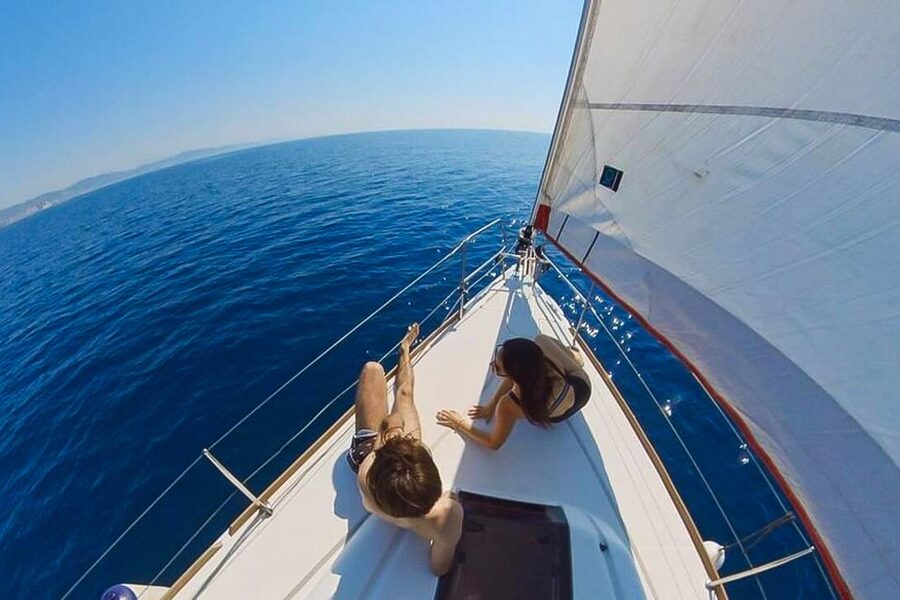 Barcelona: Coastline Boat Trip with Snacks and Cava - Why Barcelona looks better from the water