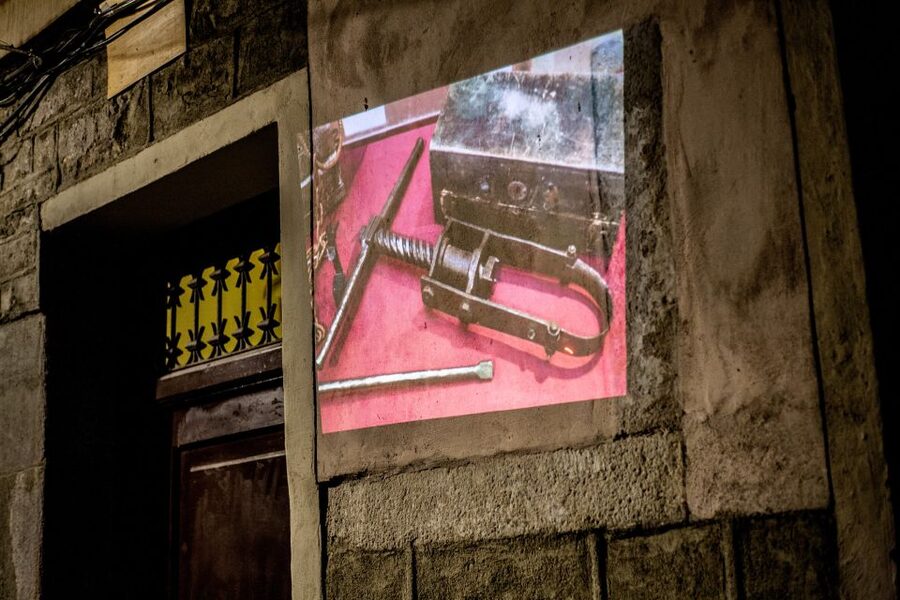 Barcelona: Dark History Night Walking Tour - Who should book this night walk?