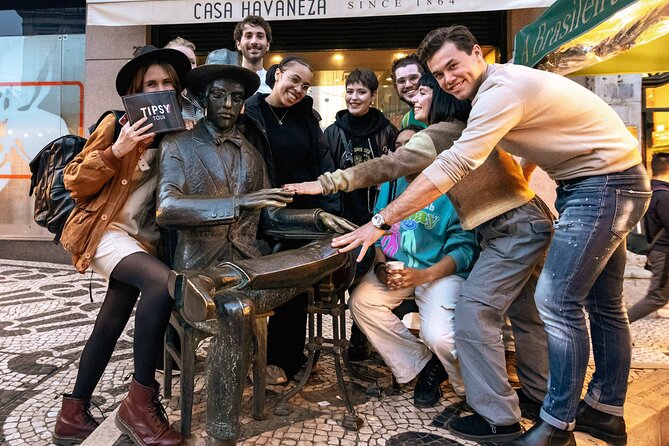 Barcelona Dark History Night Walking Tour With Drinks - The guides matter more than the script