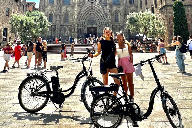 Barcelona E-Bike Photography Tour - Arc de Triomf and the city’s public face