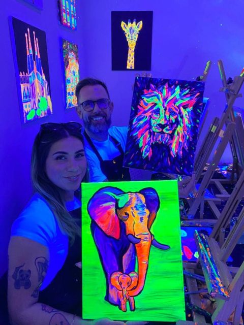 Barcelona: Fluorescent Paint and Wine Workshop - Arriving at the paint studio