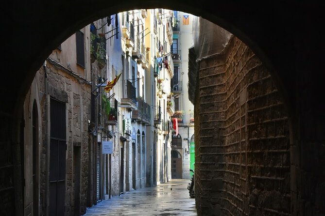 Barcelona Food Tour: Tapas, Paella, Sangria & 8+ Local Tastings - Barceloneta and the final paella course
