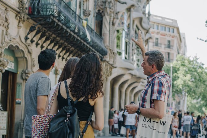 Barcelona & Gaudi. Regular Tour - Casa Calvet: an earlier, more restrained Gaudi