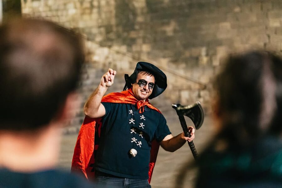 Barcelona: Gothic Quarter Ghosts and Legends Walking Tour - Narrow lanes and a Gothic Quarter seen differently