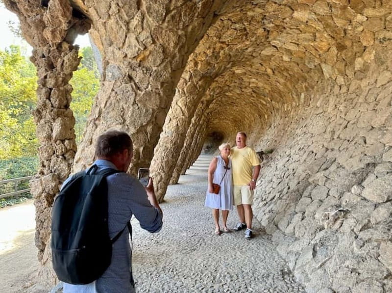 Barcelona: Gothic Quarter, Sagrada Familia & Park Güell Tour - Park Güell, mosaics, and the uphill setting