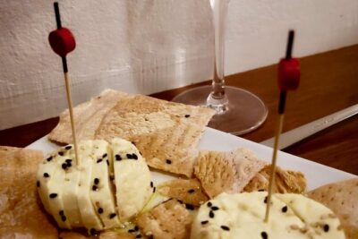 Barcelona Gothic Quarter VIP Tapas & Wine Tour