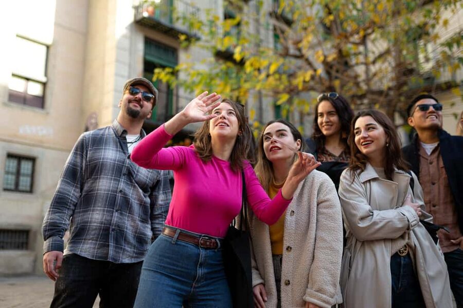 Barcelona: Guided Walking Tour - La Casa de l’Ardiaca and Bishop’s Bridge