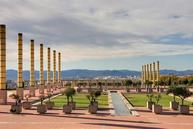 Barcelona Highlights & Montserrat with Port or Hotel Pick Up - The Ride to Montserrat Changes the Mood