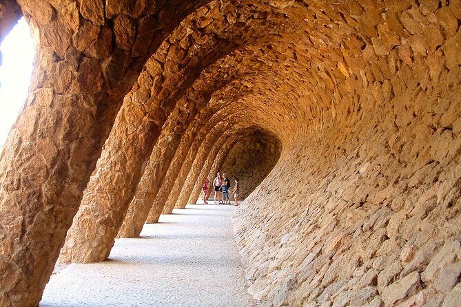 Barcelona in 1 Day: Sagrada Familia, Park Guell,Old Town & Pickup - Passeig de Gràcia and Gaudí’s city