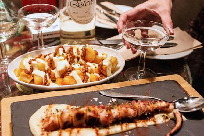 Barcelona: La Boqueria Food, Wine & History Walking Tour - El Born and the atmosphere of the old town