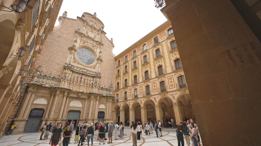 Barcelona: Montserrat Tour with Lunch & Wine Tasting Option - Free time among the rock formations