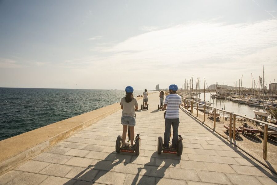 Barcelona: Old Port and Gothic Quarter Guided Segway Tour - Ciutadella Park and the Arc de Triomf