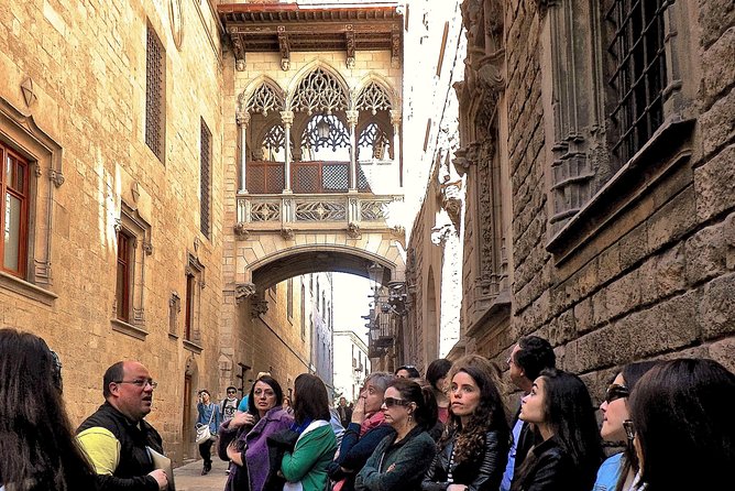 Barcelona Old Town & Gothic Quarter Small Group Tour - Ciutat Vella and the story of Old Barcelona