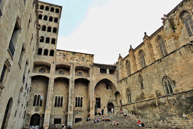 Barcelona Old Town & Gothic Quarter Small Group Tour - What the guides add to the walk