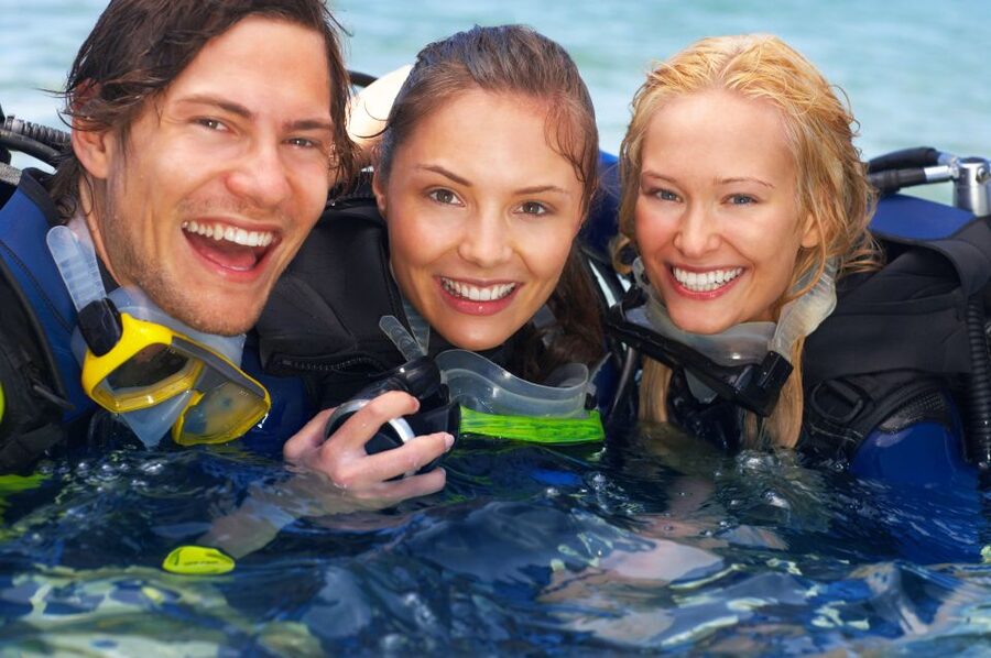 Barcelona: PADI Discover Scuba Diving - What happens underwater for about an hour