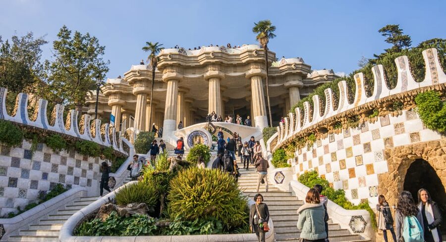 Barcelona: Park Güell Guided Tour & Priority Access - Columns, Walkways, and Gaudí’s Natural Forms
