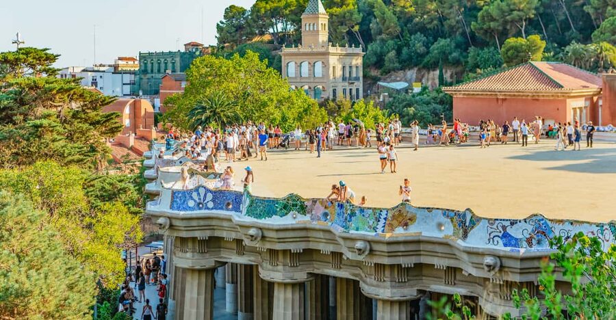 Barcelona: Park Güell Guided Tour & Priority Access - Meeting at Carmel Hill