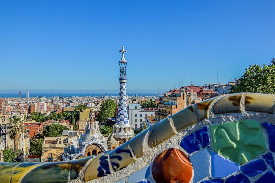 Barcelona: Park Güell Guided Tour with Fast-Track Access - Why Park Güell works better with a guide