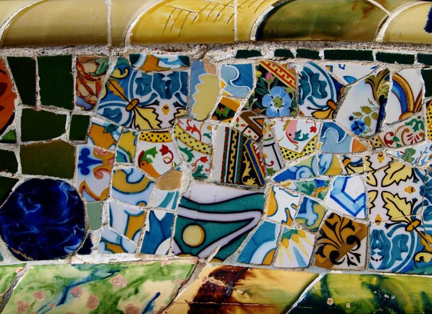 Barcelona: Park Güell Guided Tour with Fast-Track Access - Barcelona and Mediterranean views from above