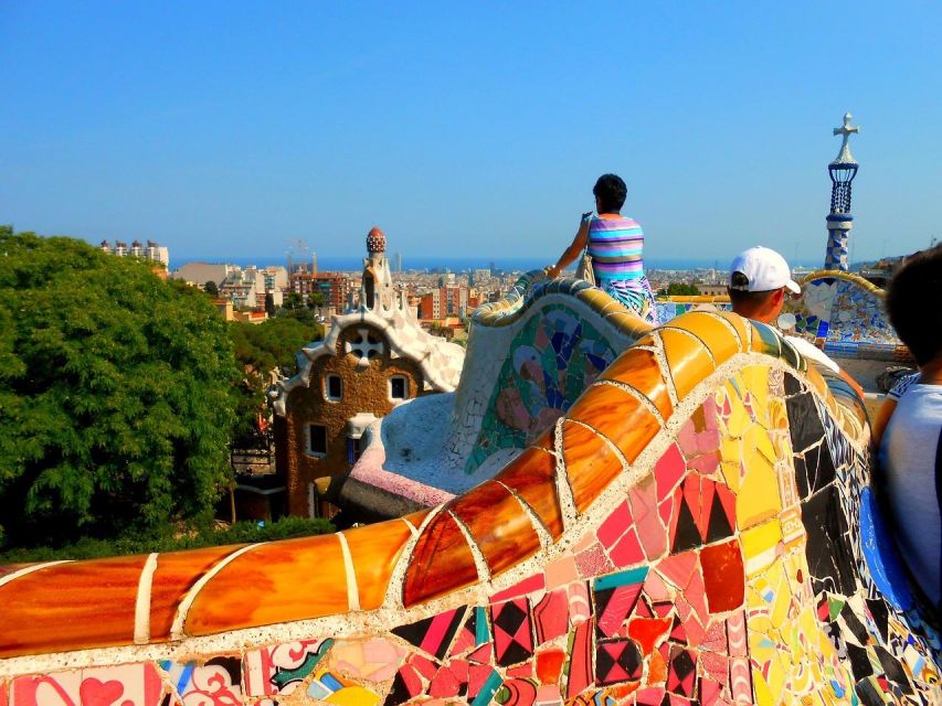 Barcelona: Park Güell Guided Tour with Fast-Track Access - What $39 gets you