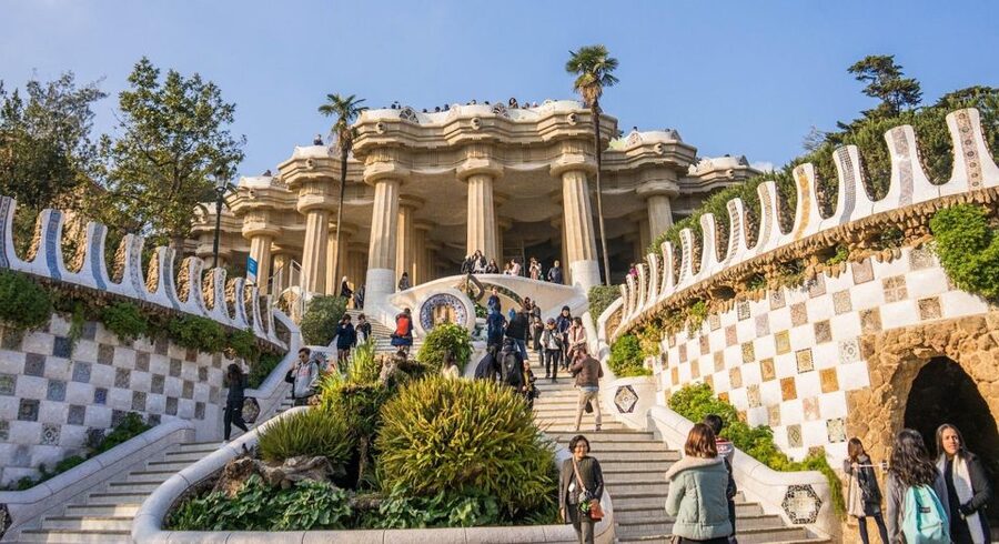 Barcelona: Park Güell Guided Tour with Fast-Track Access - Who should book this Park Güell tour?