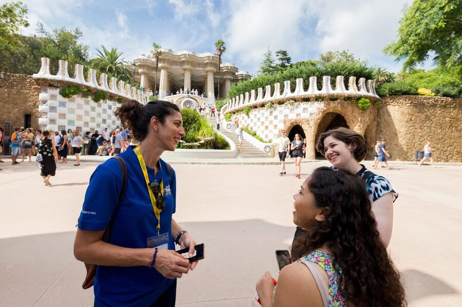 Barcelona: Park Guell Guided Tour with Skip The Line Entry - Why Park Güell Works Better With a Guide