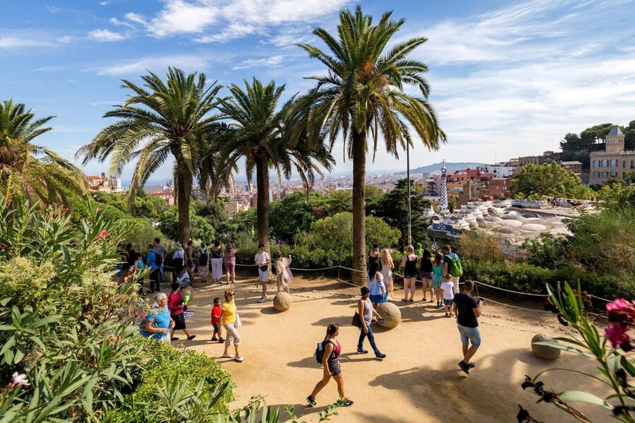 Barcelona: Park Guell Guided Tour with Skip The Line Entry - Meeting at Carretera del Carmel 23