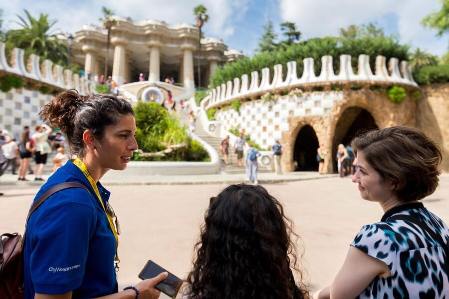Barcelona: Park Guell Guided Tour with Skip The Line Entry - The Columned Hall and Gaudí’s Structural Ideas