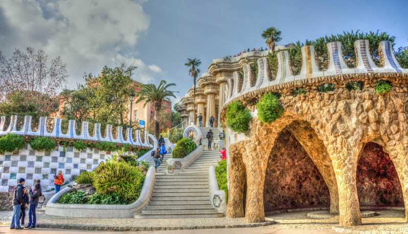Barcelona: Park Güell Guided Tour - The one-hour route through Gaudí’s park