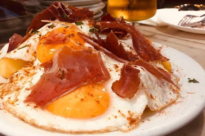Barcelona Poble Sec Tapas & Wine Tour - Stop one: a Cádiz tavern on Carrer del Poeta Cabanyes