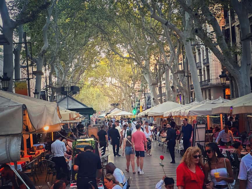 Barcelona: Ramblas, Gothic & Gaudí Architecture Walking Tour - Crossing Barcelona by metro