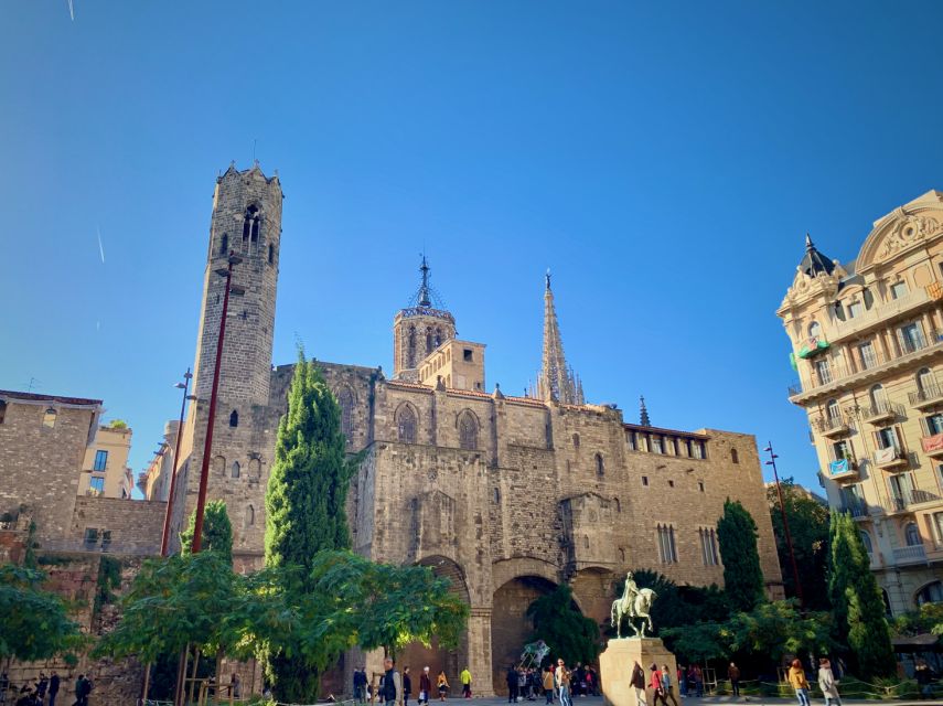 Barcelona: Ramblas, Gothic & Gaudí Architecture Walking Tour - Passeig de Gràcia and Barcelona’s Modernisme showpiece
