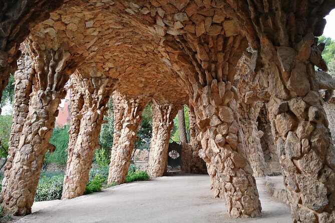Barcelona Sagrada Familia and Guell Park drink and tapa - What the drink and tapa really add