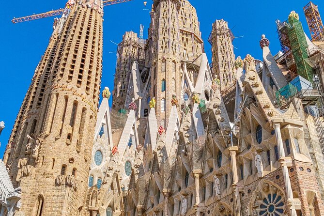 Barcelona: Sagrada Familia Fast Track Tour with Tower Option - Weather Problems and Refund Expectations