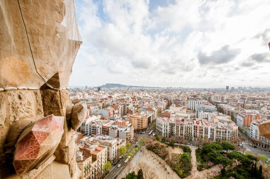 Barcelona: Sagrada Familia Guided Tour with Tower Access - Dress rules and physical demands