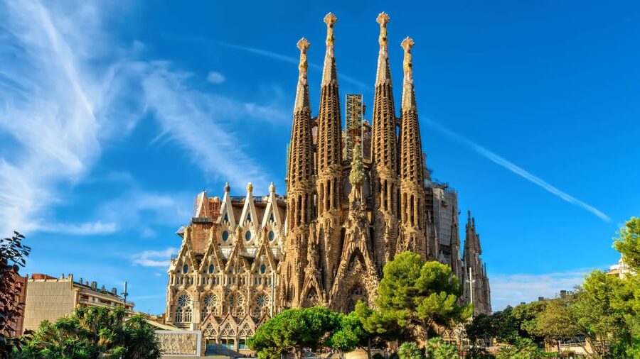 Barcelona: Sagrada Familia & Montserrat Full-Day with Pickup - The guide makes the difference