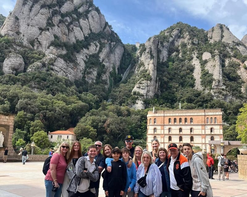 Barcelona: Sagrada Familia & Montserrat Full-Day with Pickup - Starting with Montjuïc views