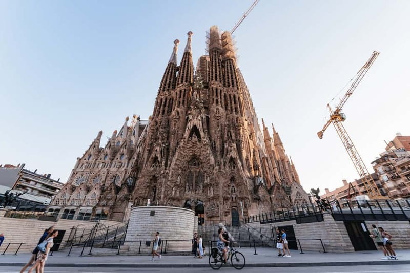 Barcelona: Sagrada Familia or Coastal City Sights by eBike - The 11am route brings Gaudí into the picture