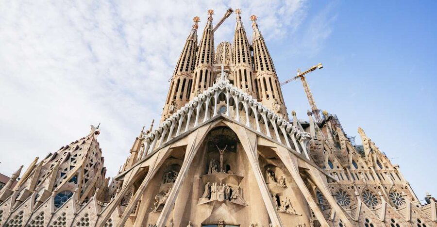 Barcelona: Sagrada Familia Skip-the-Line Entry Ticket & Tour - Dress rules and access details