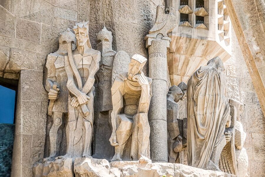 Barcelona: Sagrada Família Skip the Line Tour & Entry Ticket - The temple school and the construction museum